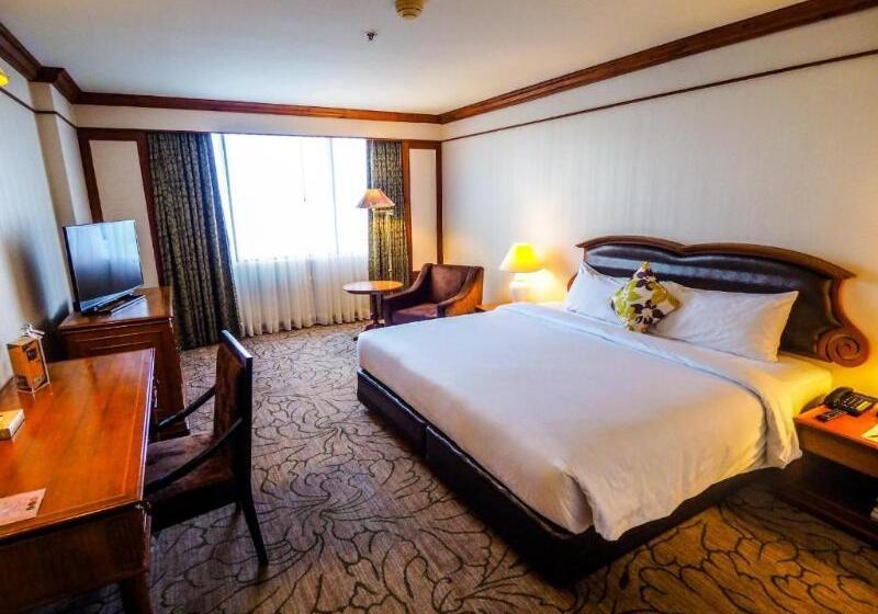 Номер Премиум, Radisson Blu Hotel, London Heathrow