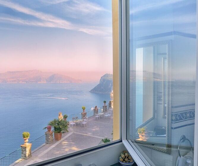 小型套房带海景, Caesar Augustus