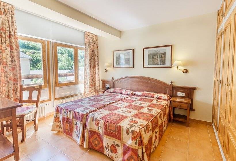 اتاق استاندارد سه نفره, Montecarlo
