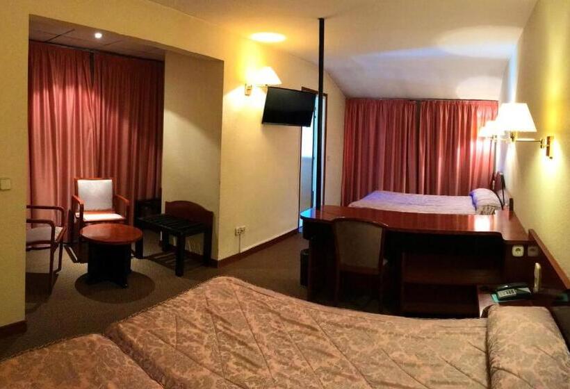 Economy Quadruple Room, Roc Del Castell