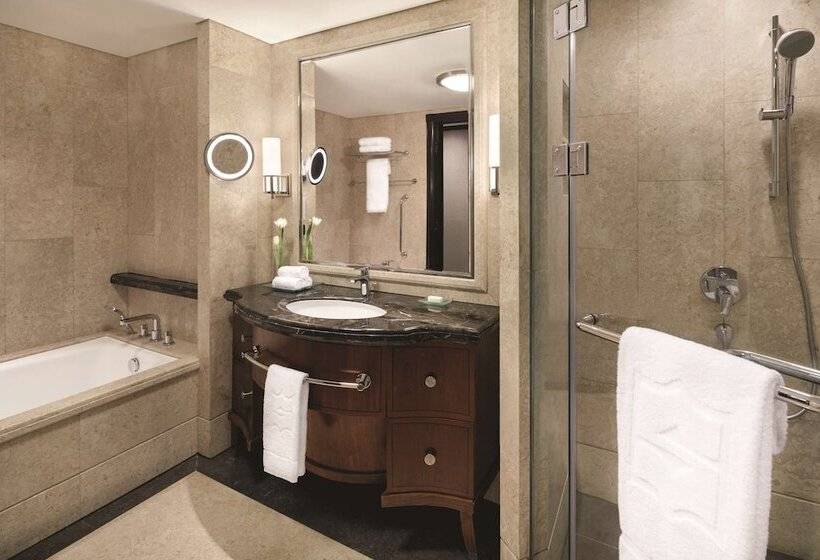 Номер Deluxe, Shangrila Jakarta
