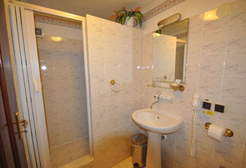 스탠다드 싱글 룸, Garni  Hotel Barbakan