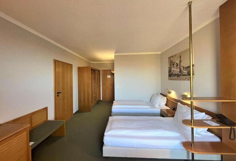 Номер Стандарт Трехместный, Best Western Parkhotel Brehna-Halle