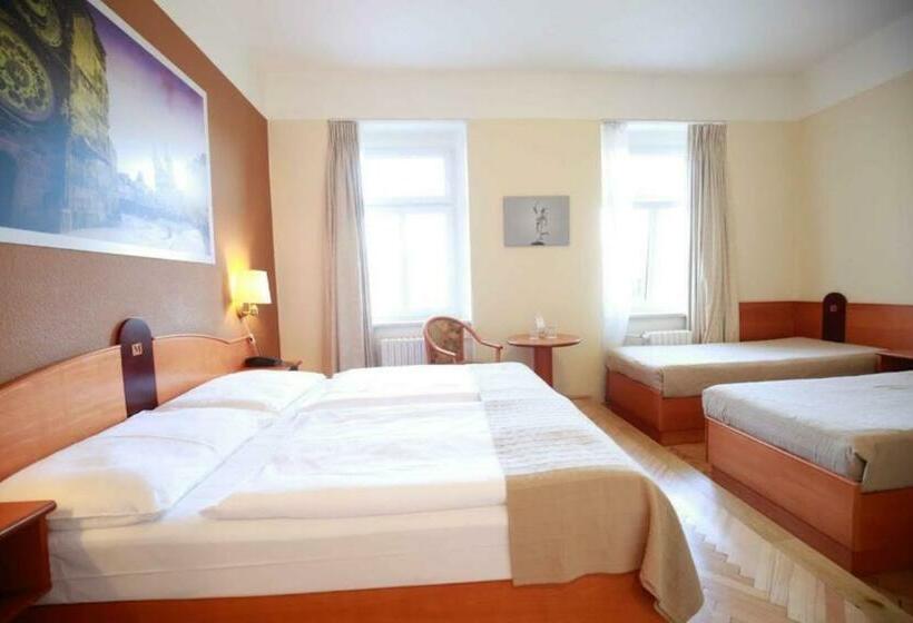 Quarto Triplo Estandar, Merkur   Czech Leading Hotels