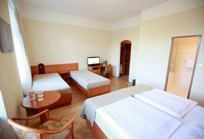 Quarto Quádruplo Estandar, Merkur   Czech Leading Hotels