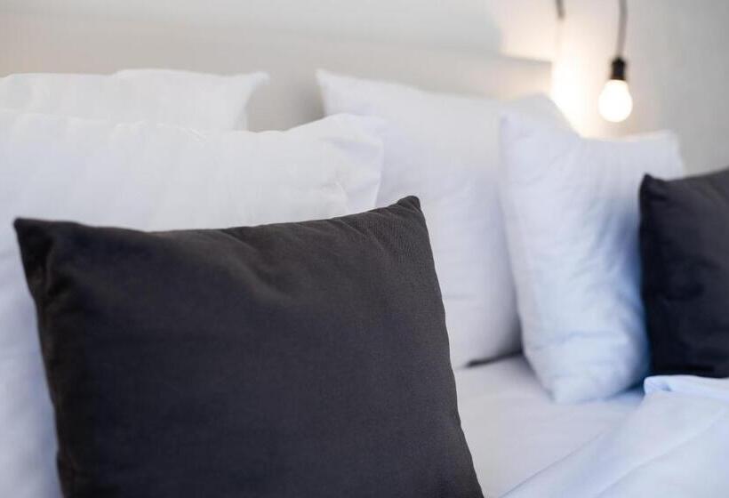 اتاق راحتی با چشم‌انداز دریا, Art Hotel Tartini