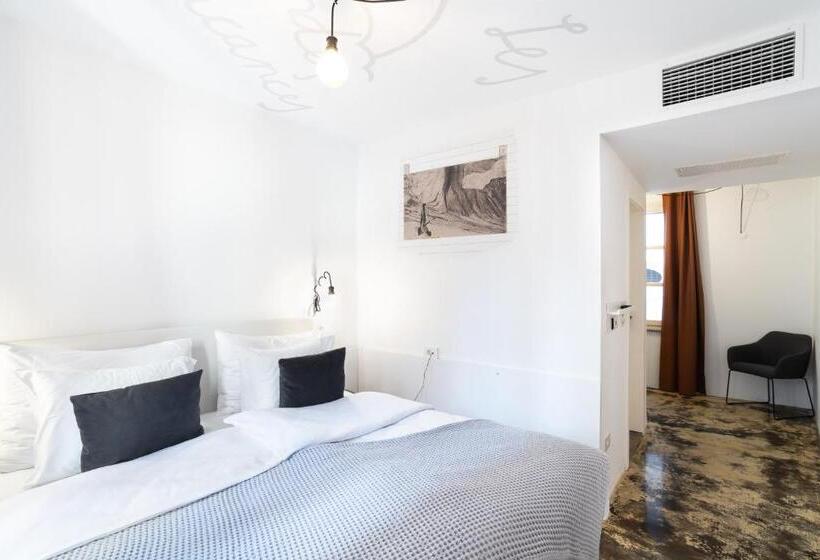 اتاق استاندارد با چشم‌انداز شهر, Art Hotel Tartini