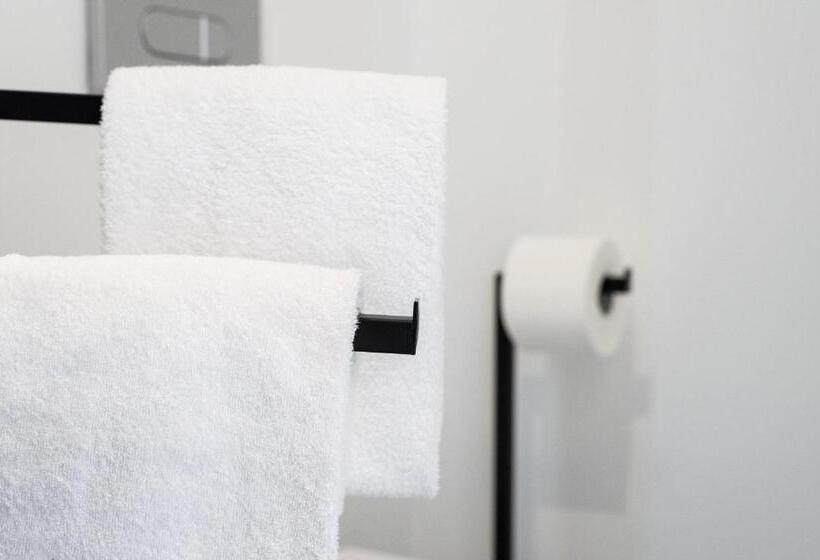 مجموعه ویستا شهر, Art Hotel Tartini