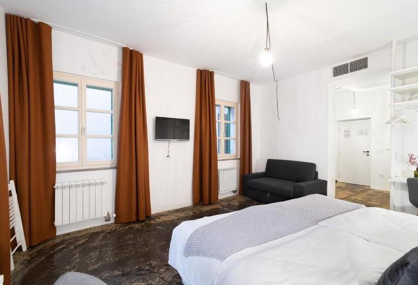 مجموعه ویستا شهر, Art Hotel Tartini