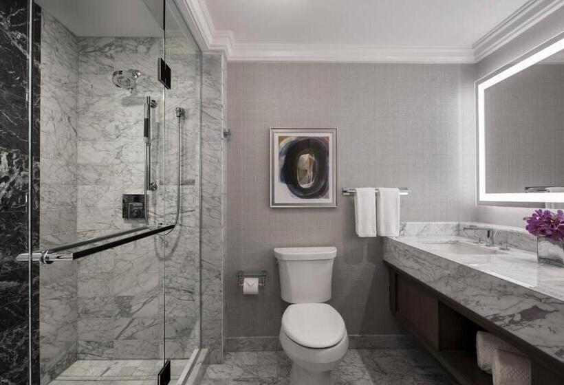 스탠다드 룸 킹사이즈 침대, The Ritzcarlton, Cleveland