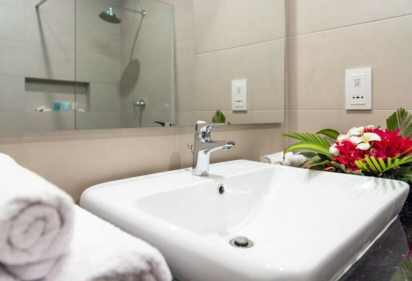 اتاق لوکس با چشم‌انداز دریا, Southern Palms Beach Resort