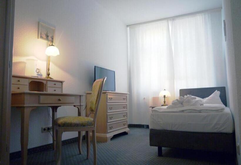 Quarto Estandar Individual, Esplanade Garni