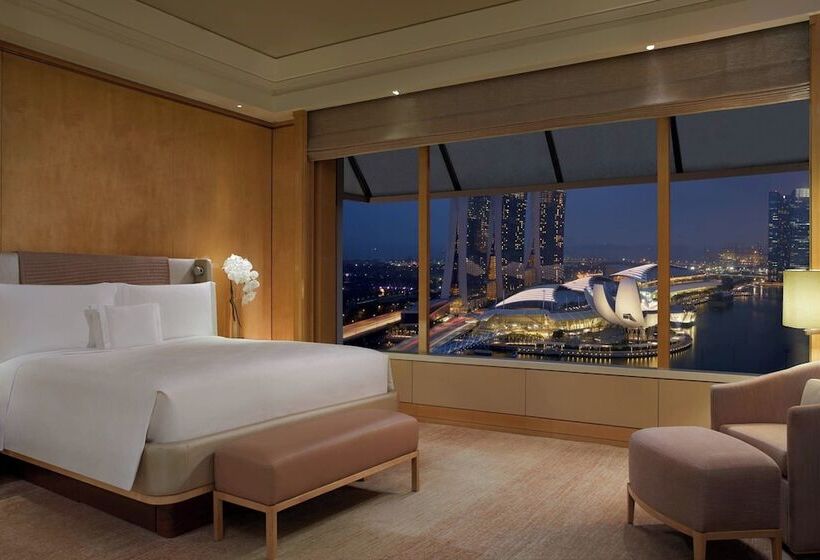 سوئیت کلاب, The Ritzcarlton, Millenia Singapore