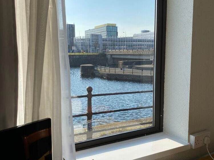 Номер Superior, Campanile Liverpool