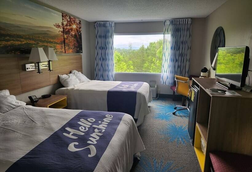 Номер Стандарт 2 Двуспальные Кровати, Days Inn By Wyndham Dahlonega University Area