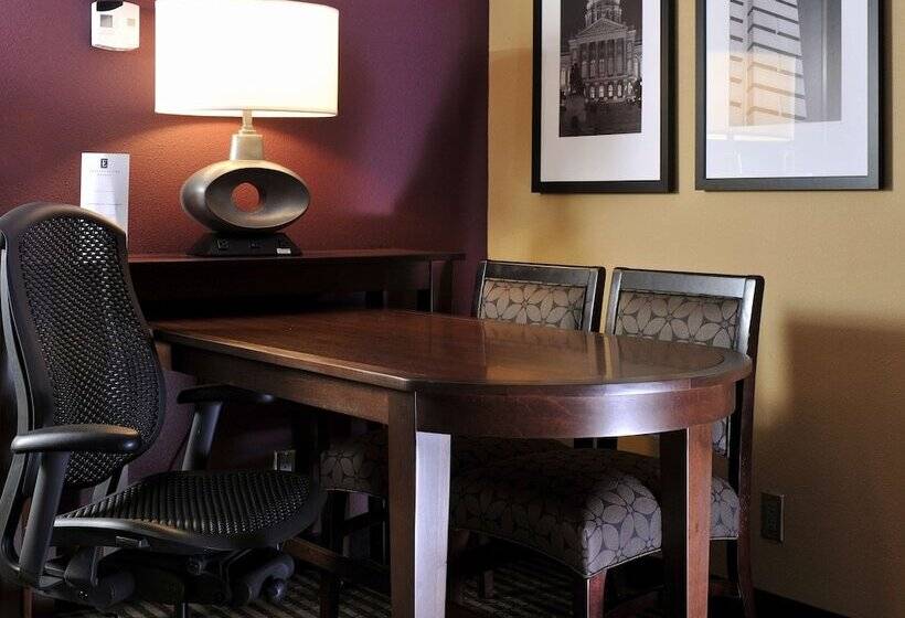 سوئیت برای معلولان, Embassy Suites Hotel Des Moines Downtown