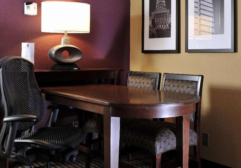 سوئیت پریمیوم, Embassy Suites Hotel Des Moines Downtown