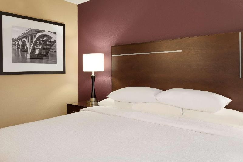 سوئیت پریمیوم, Embassy Suites Hotel Des Moines Downtown