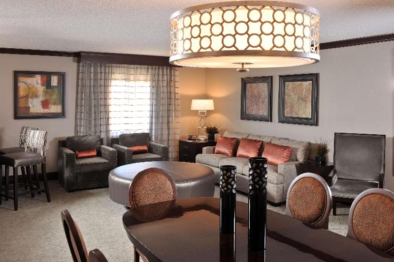 سوئیت با تخت بزرگ, Embassy Suites Hotel Des Moines Downtown