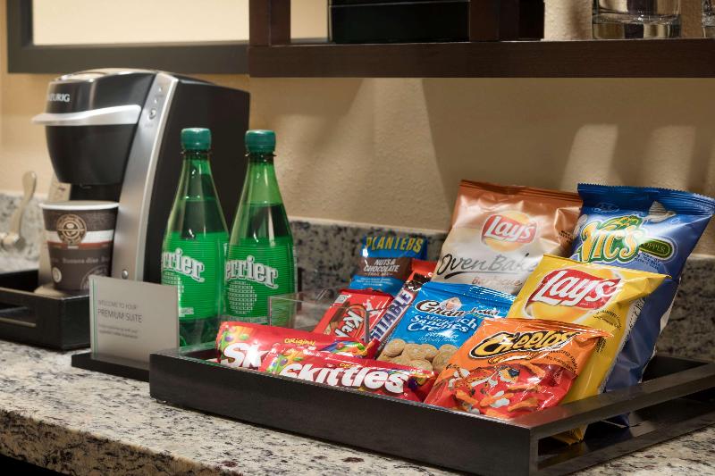 سوئیت با چشم‌انداز رودخانه, Embassy Suites Hotel Des Moines Downtown