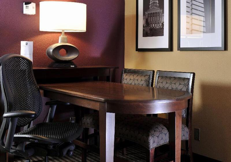 سوییت, Embassy Suites Hotel Des Moines Downtown