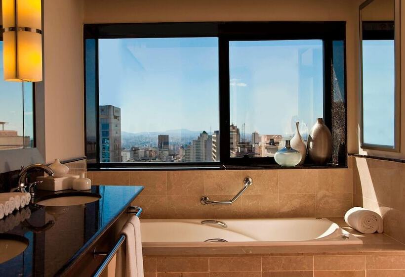 سوئیت کلاب, Renaissance Sao Paulo