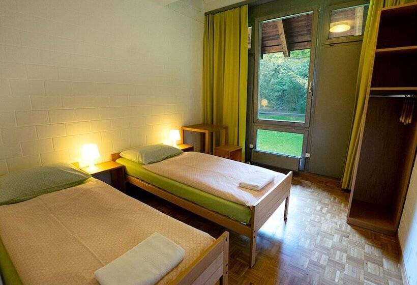اتاق استاندارد با سرویس بهداشتی مشترک, Luzern Youth Hostel