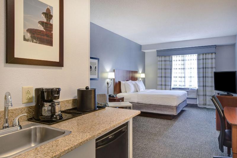 اتاق استاندارد با تخت بزرگ, Courtyard Raleigh Crabtree Valley