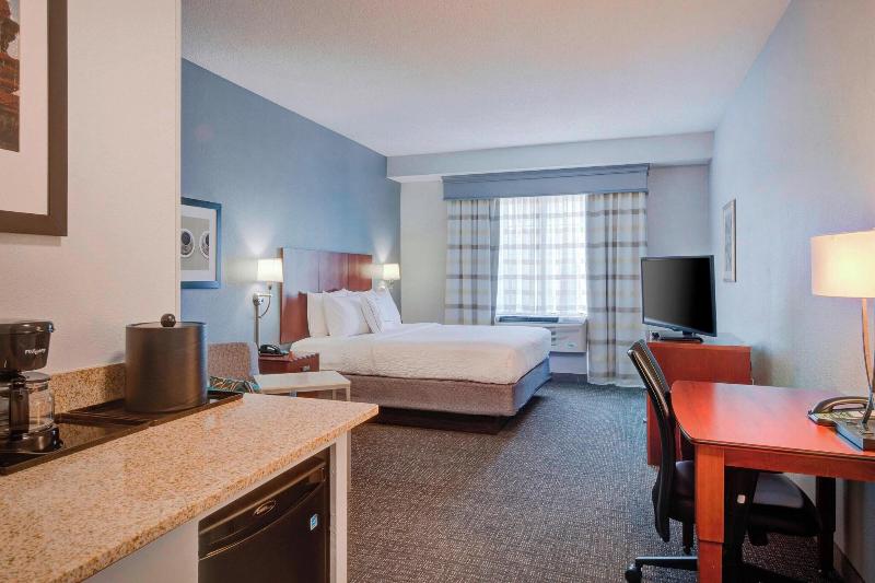 اتاق استاندارد با تخت بزرگ, Courtyard Raleigh Crabtree Valley