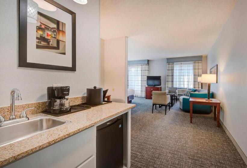 سوئیت با تخت بزرگ, Courtyard Raleigh Crabtree Valley