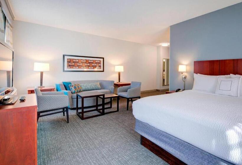 سوئیت با تخت بزرگ, Courtyard Raleigh Crabtree Valley