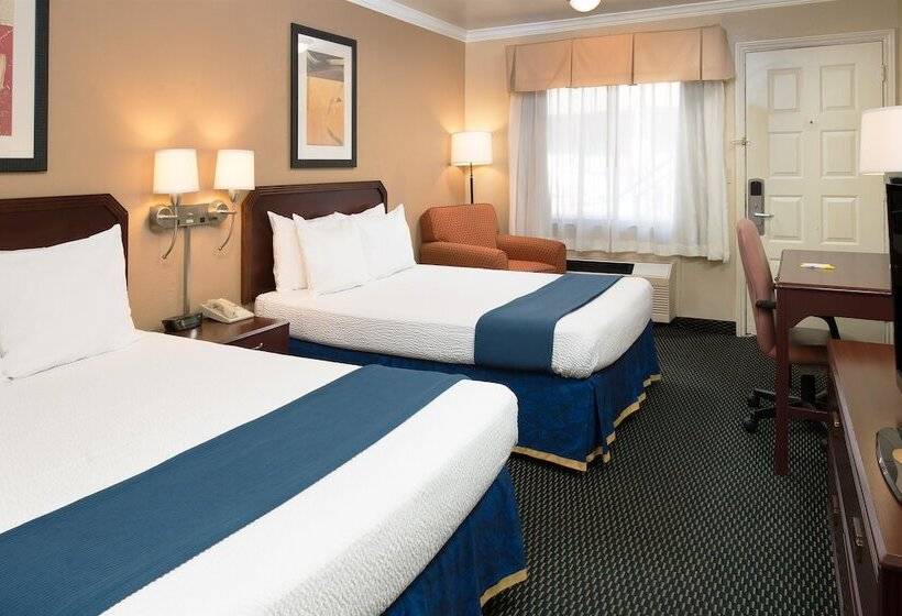 套房, Days Inn By Wyndham Pinole Berkeley