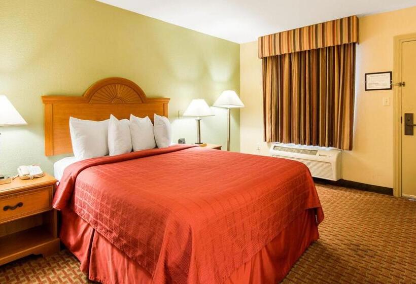 Номер Стандарт, Quality Inn South Hill I 85