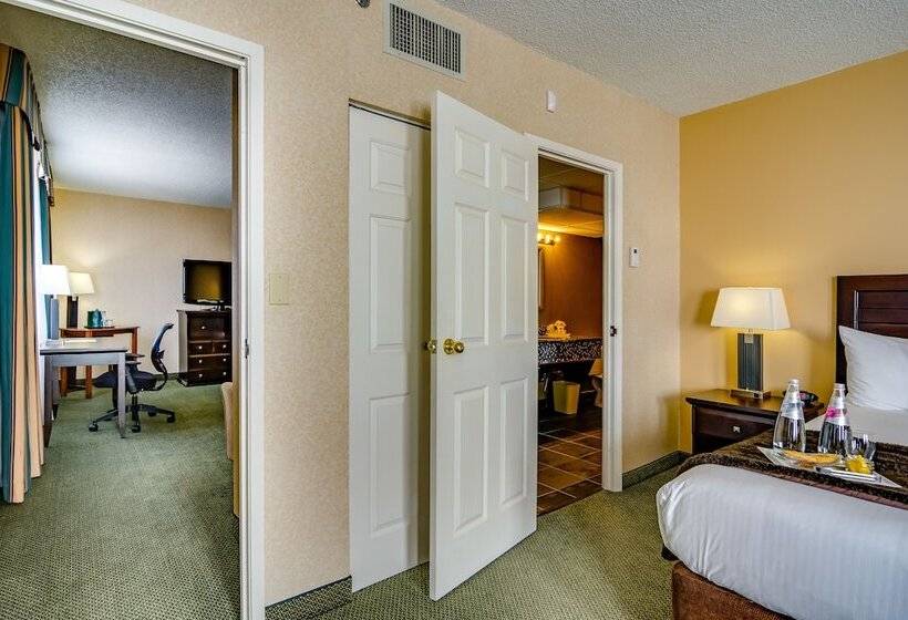 スイート, Sawridge Inn And Conference Centre Edmonton South