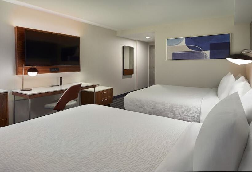 Номер Стандарт 2 Двуспальные Кровати, Courtyard By Marriott Kitchener