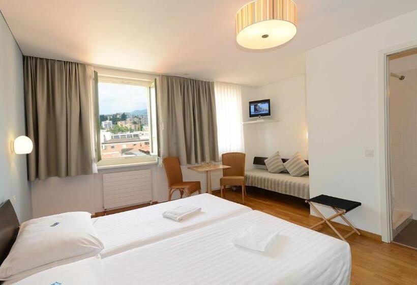 اتاق کلاسیک خانوادگی, Pestalozzi Lugano