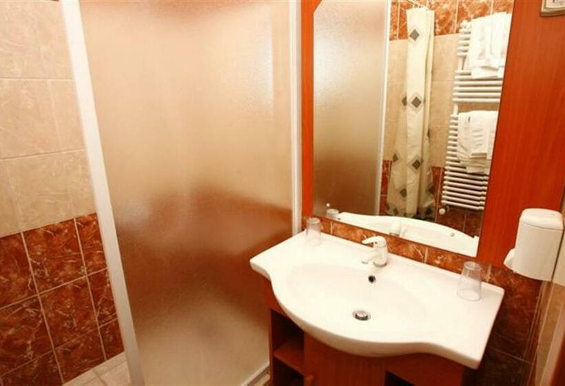 Номер Стандарт Трехместный, Art Hotel Superior