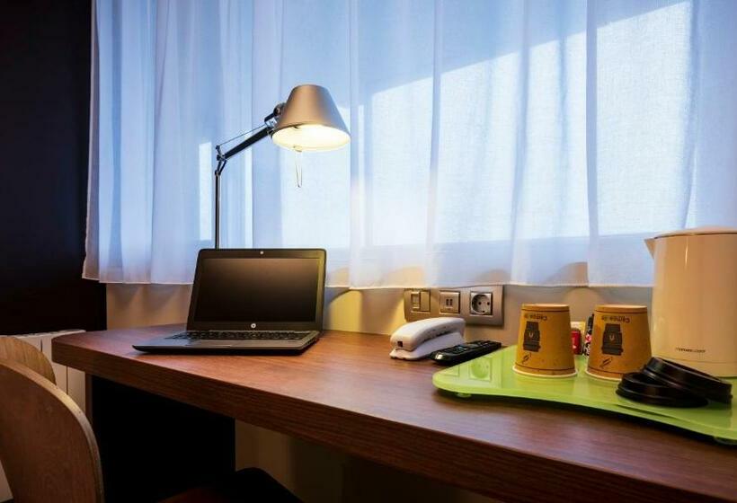 Standard Room, Campanile Hotel & Restaurant Amsterdam Zuid Oost