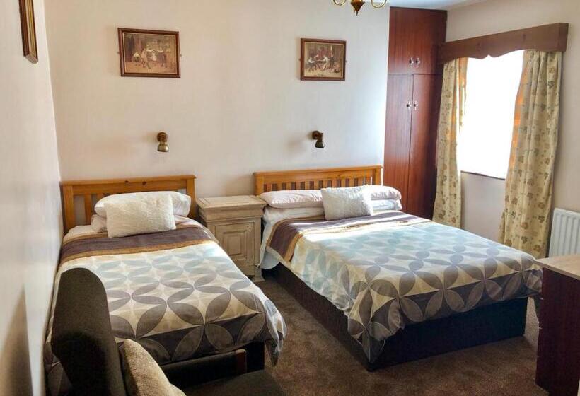 اتاق استاندارد سه تخته با سرویس بهداشتی مشترک, Atlantic Guest House