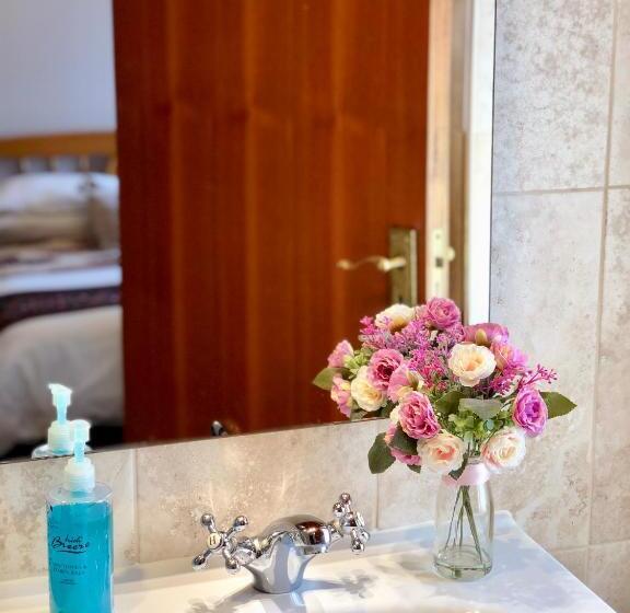 اتاق استاندارد سه نفره, Atlantic Guest House