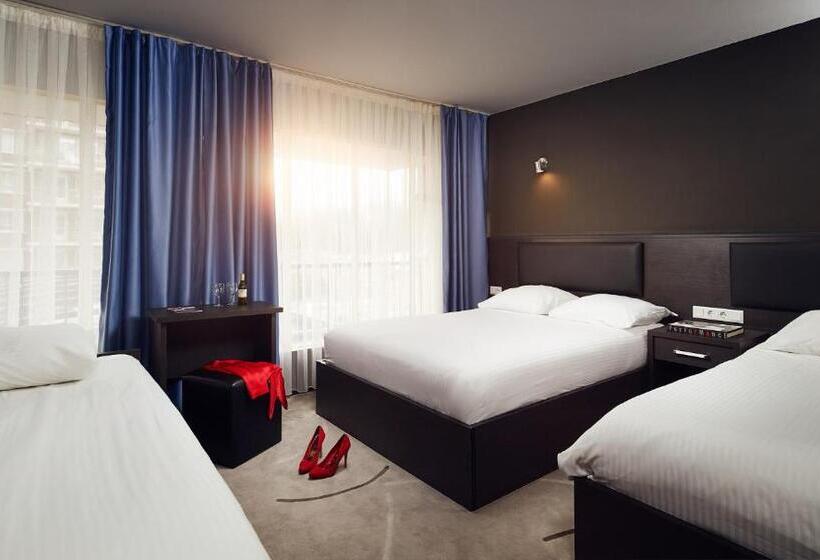 اتاق استاندارد چهار تخته, Belfort