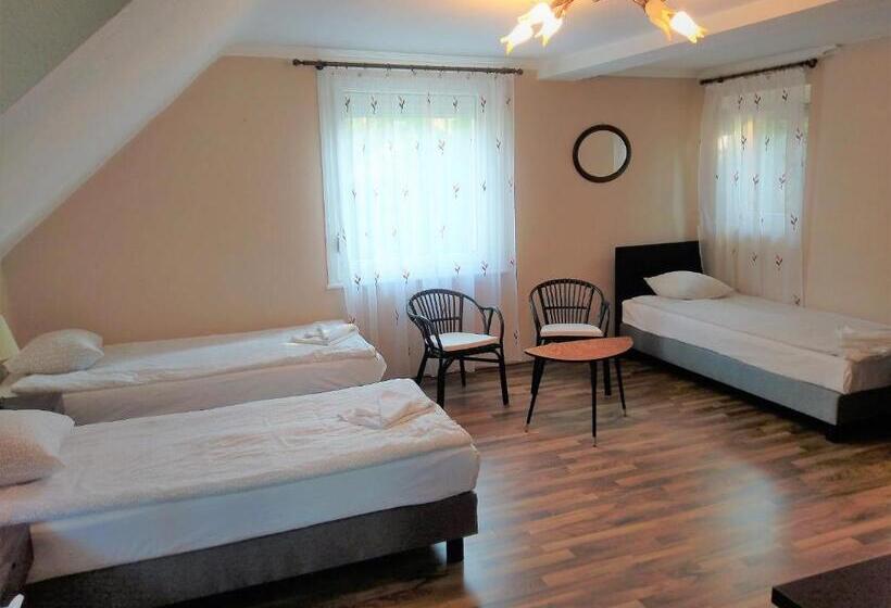 Номер Стандарт Трехместный, Kikelet Villa