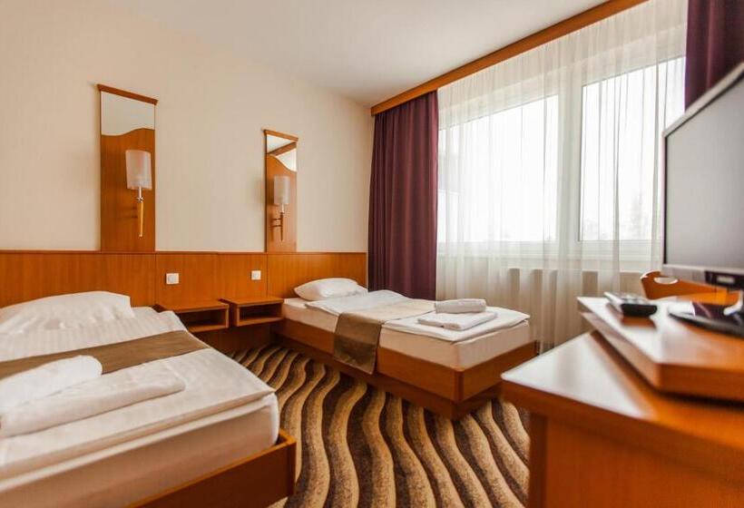 Номер Стандарт с Балконом, Premium Hotel Panoráma