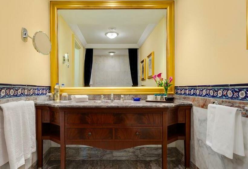 اتاق استاندارد با تخت بزرگ, çırağan Palace Kempinski Istanbul