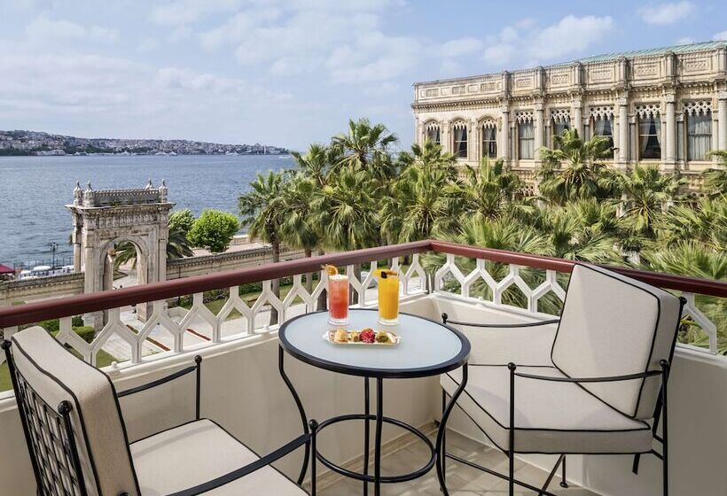 اتاق دلوکس با تخت کینگ و چشم‌انداز, çırağan Palace Kempinski Istanbul