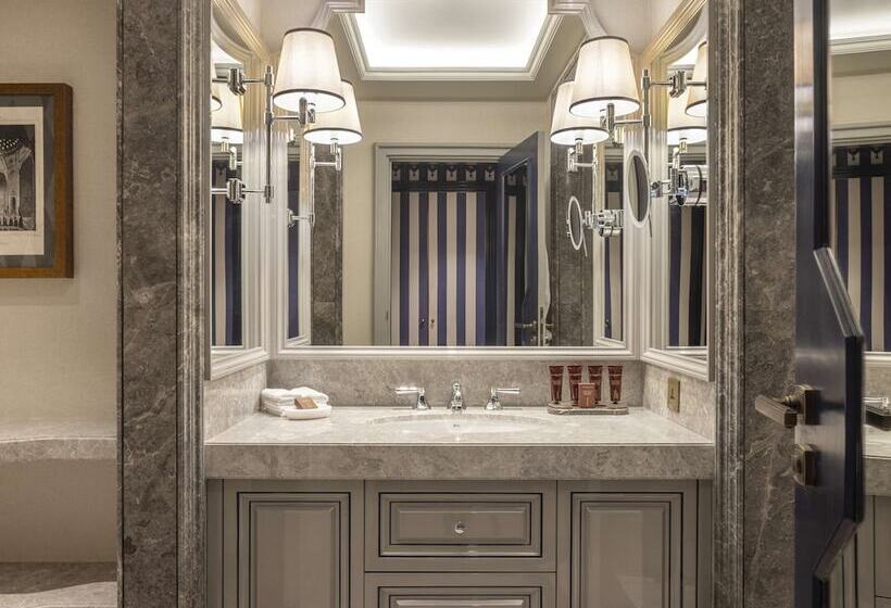 اتاق استاندارد با تخت بزرگ, çırağan Palace Kempinski Istanbul