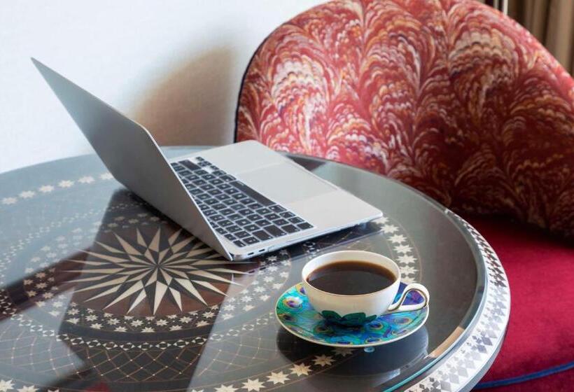 اتاق استاندارد با تخت بزرگ, çırağan Palace Kempinski Istanbul