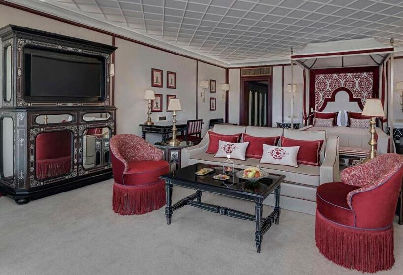 اتاق دلوکس با تخت کینگ و چشم‌انداز, çırağan Palace Kempinski Istanbul