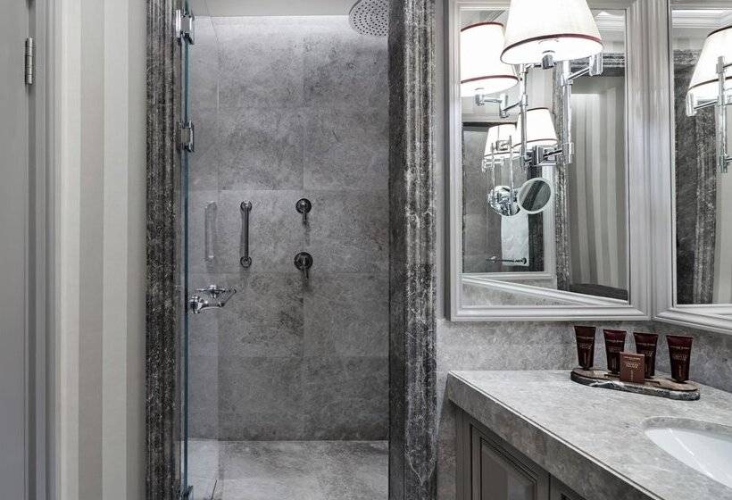 اتاق استاندارد با چشم‌انداز, Çırağan Palace Kempinski Istanbul