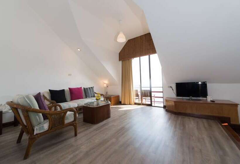 اتاق لوکس سه تخته, Rayong Resort Hotel โรงแรมระยองรีสอร์ท